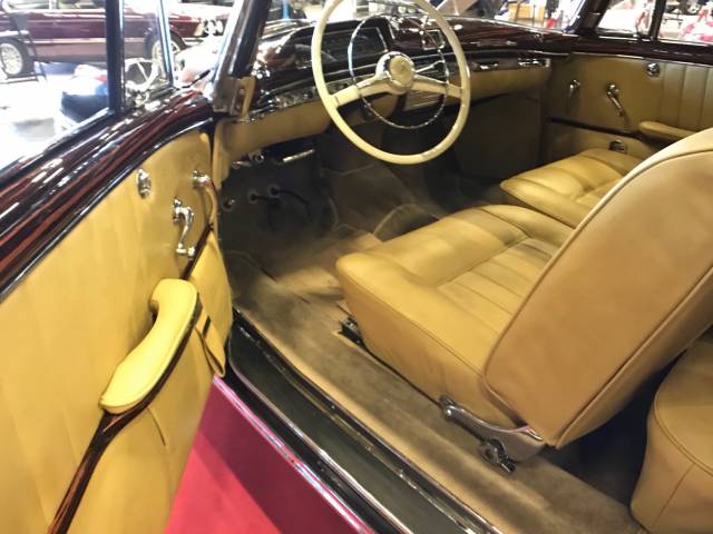 Mercedes-Benz 220 S Cabriolet