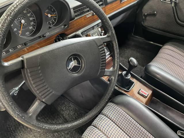 Mercedes-Benz 280 S