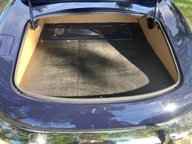 Jaguar E-Type V12