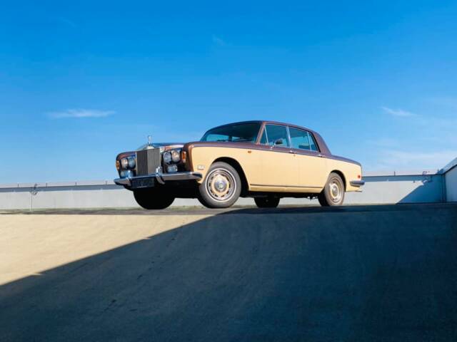 Image 1/18 de Rolls-Royce Silver Shadow I (1974)