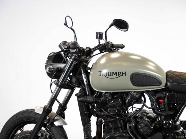Triumph Trident 900