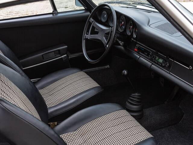 Porsche 911 2.4 T