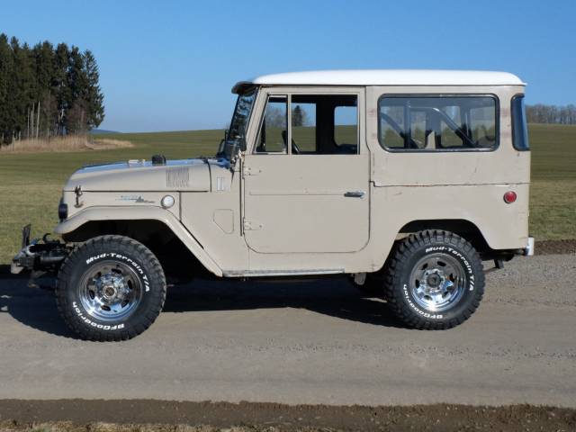 Toyota Land Cruiser FJ 40