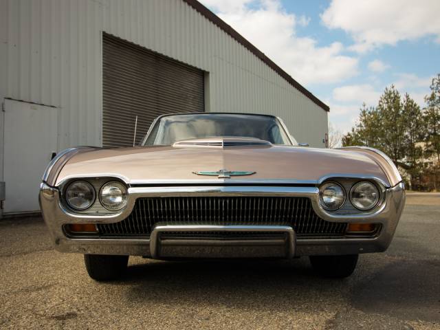 Ford Thunderbird