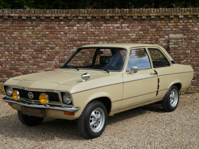 Image 1/50 de Opel Ascona 1,2 S (1975)