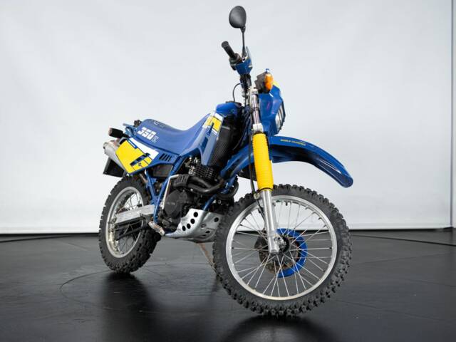 Afbeelding 1/10 van Cagiva DUMMY (1989)