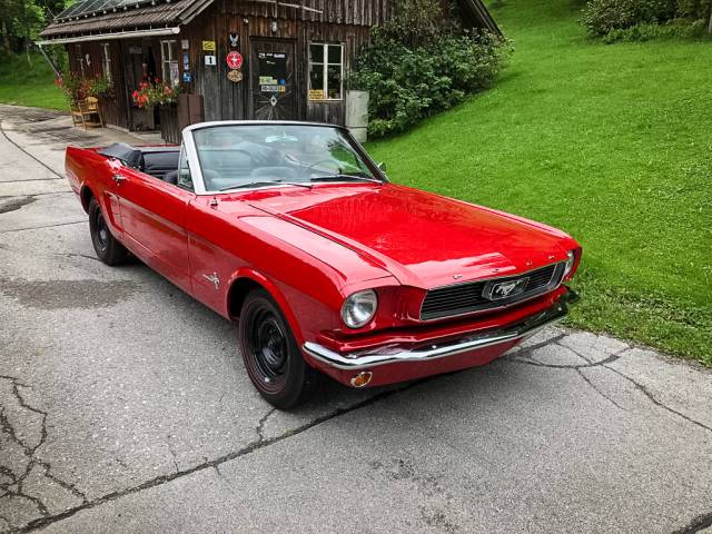 Ford Mustang 200
