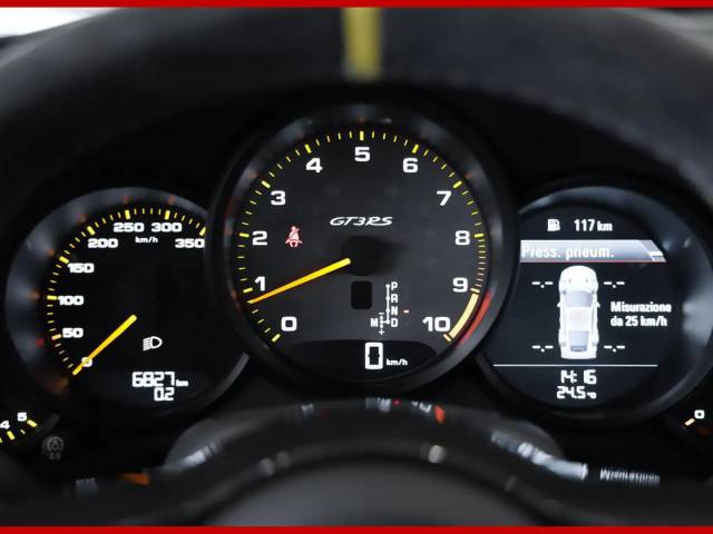 Porsche 911 GT3 RS Weissach