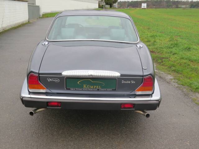 Daimler Double Six