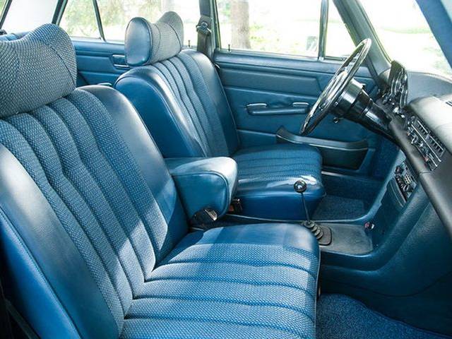 Mercedes-Benz 200 D