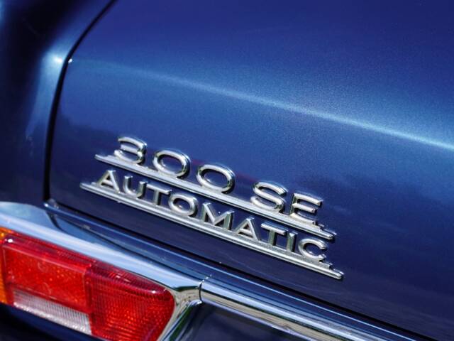 Mercedes-Benz 300 SE