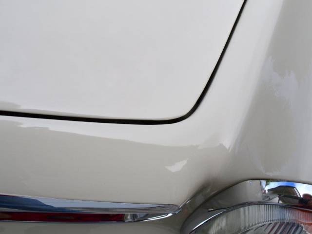 Mercedes-Benz 230 SL