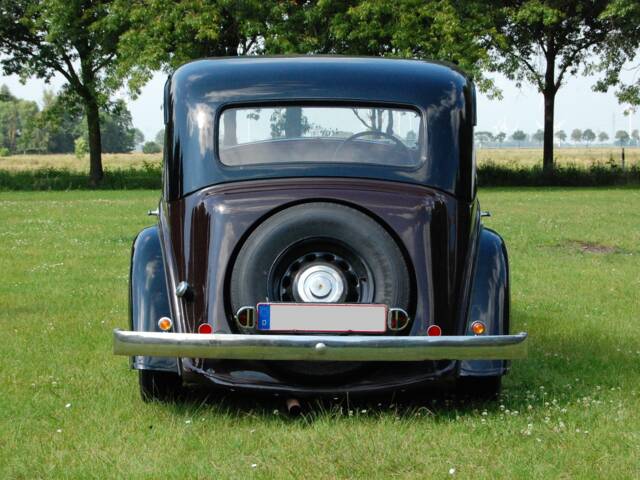 Morris Twenty-Five