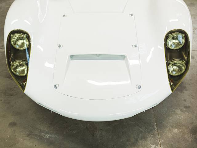 Image 1/12 de Porsche 910 (1966)