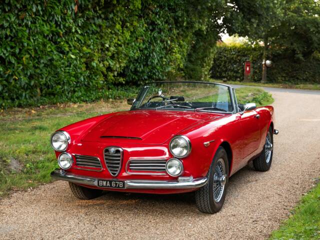 Imagen 1/27 de Alfa Romeo 2600 Spider (1964)