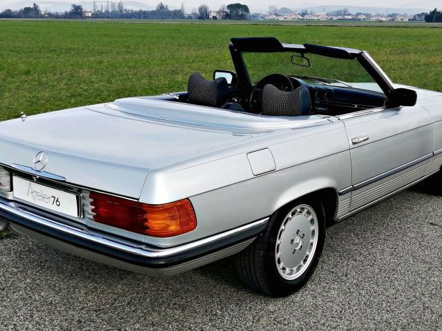 Mercedes-Benz 280 SL - Mercedes-Benz 280 SL 3/4 arrière droit
