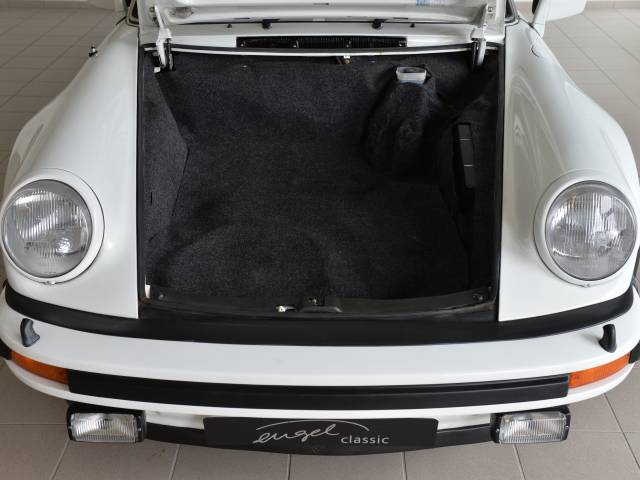 Porsche 911 Turbo 3.3