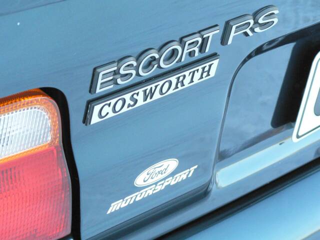 Image 1/38 of Ford Escort RS Cosworth (1992)