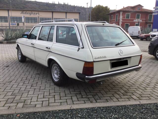 Mercedes-Benz 240 TD