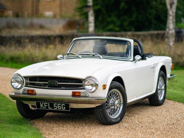 Image 1/8 of Triumph TR 6 (1969)