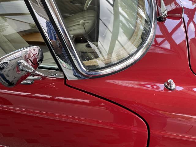 Mercedes-Benz 230 SL