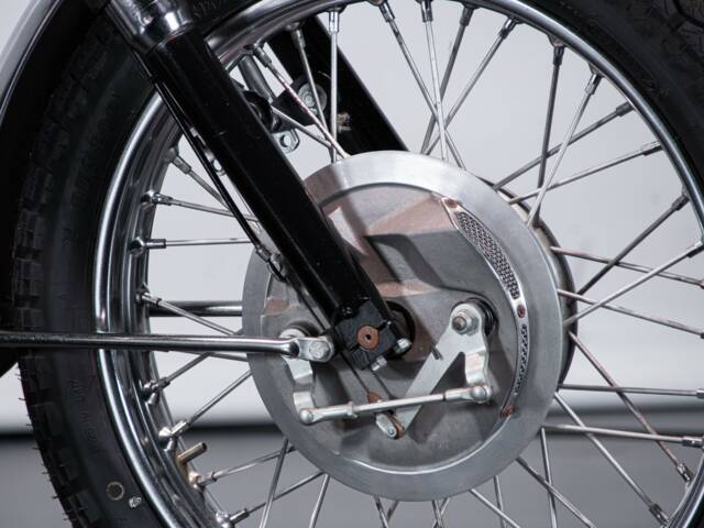 BSA B 44 Victor Grand Prix