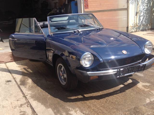 FIAT 124 Spider CS1