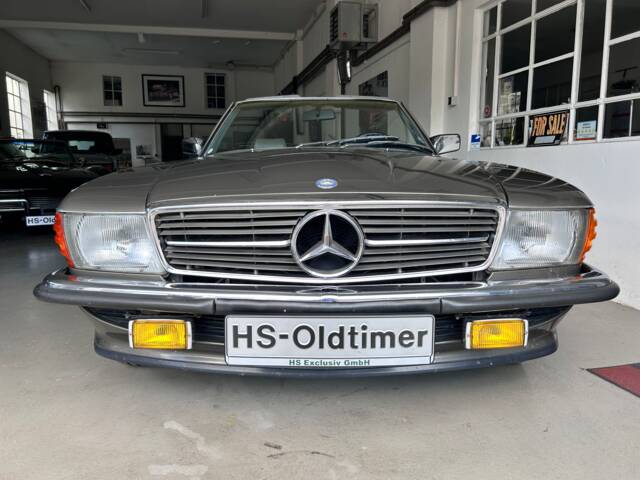 Bild 1/37 von Mercedes-Benz 560 SL (1986)