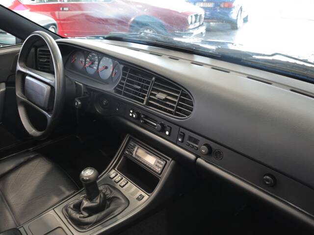 Porsche 944 S2