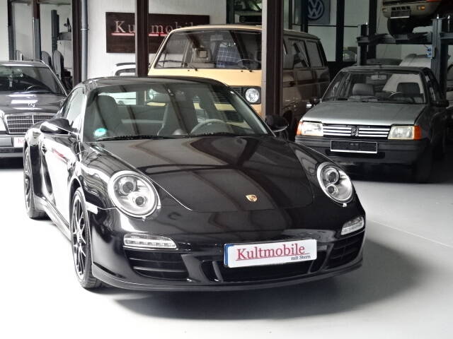 Image 1/31 of Porsche 911 Carrera 4 GTS (2011)