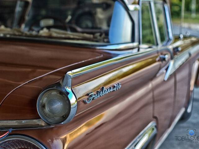 Ford Fairlane 500