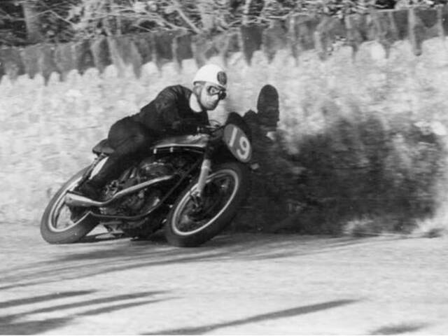 Norton Manx 40M