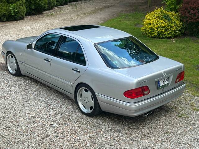 Afbeelding 1/4 van Mercedes-Benz E 55 AMG (1998)