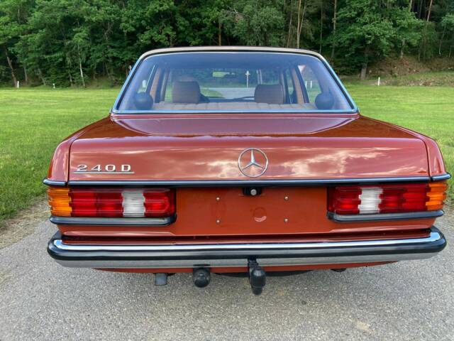 Mercedes-Benz 240 D