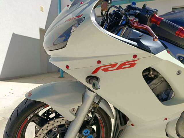 Yamaha YZF 600 R6