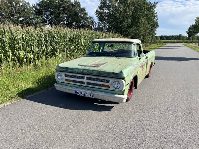 Dodge D 100