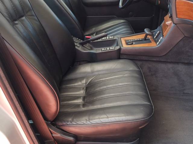 BMW 745i