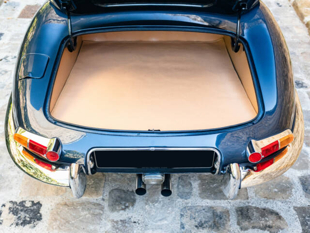 Jaguar E-Type 3.8 Flat Floor