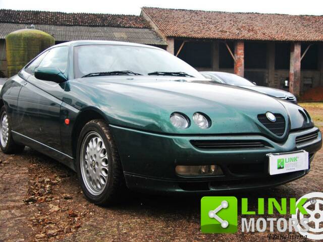 Imagen 1/9 de Alfa Romeo GTV 2.0 V6 Turbo (1996)