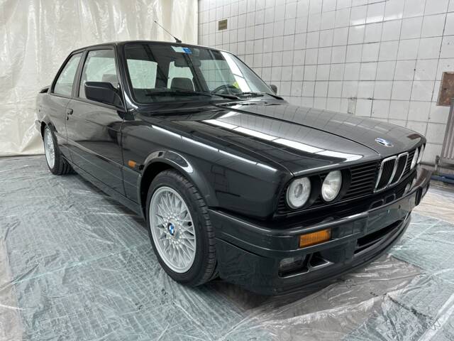 Immagine 1/32 di BMW 320is (1988)