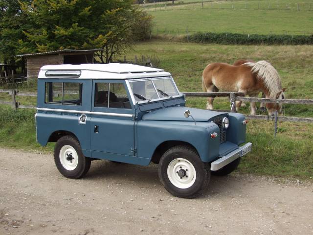 Image 1/48 of Land Rover 88 (1958)