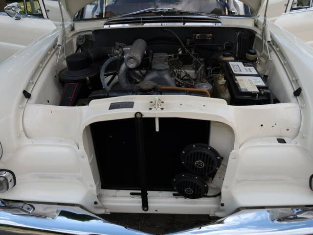 Mercedes-Benz 200 D