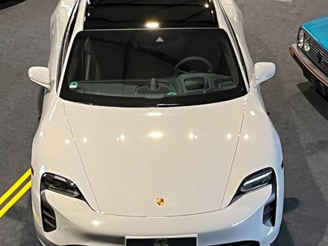 Porsche Taycan GTS Sport Turismo