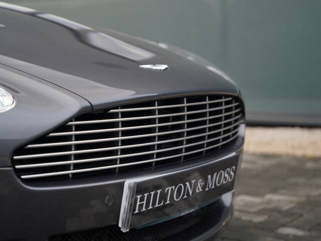Aston Martin DB 9
