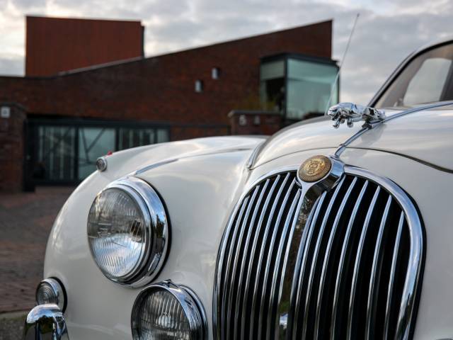Jaguar Mk II 3.8