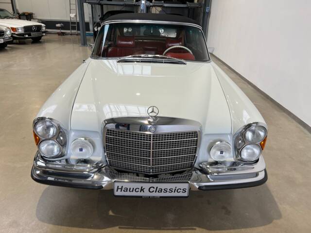 Mercedes-Benz 280 SE