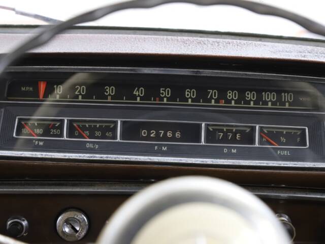 Mercedes-Benz 220 S