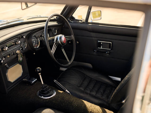 MG MGC GT
