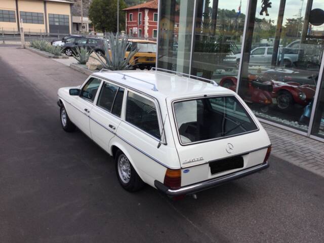 Mercedes-Benz 240 TD