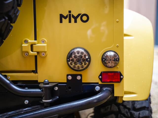 Land Rover 90